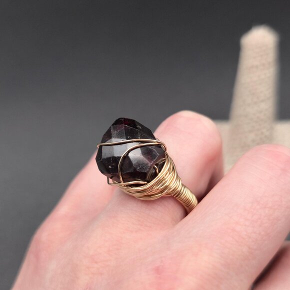 Size 7 Gold Plated Over Sterling Silver Wire Rough Garnet Stone Ring A6508 - Picture 4 of 8